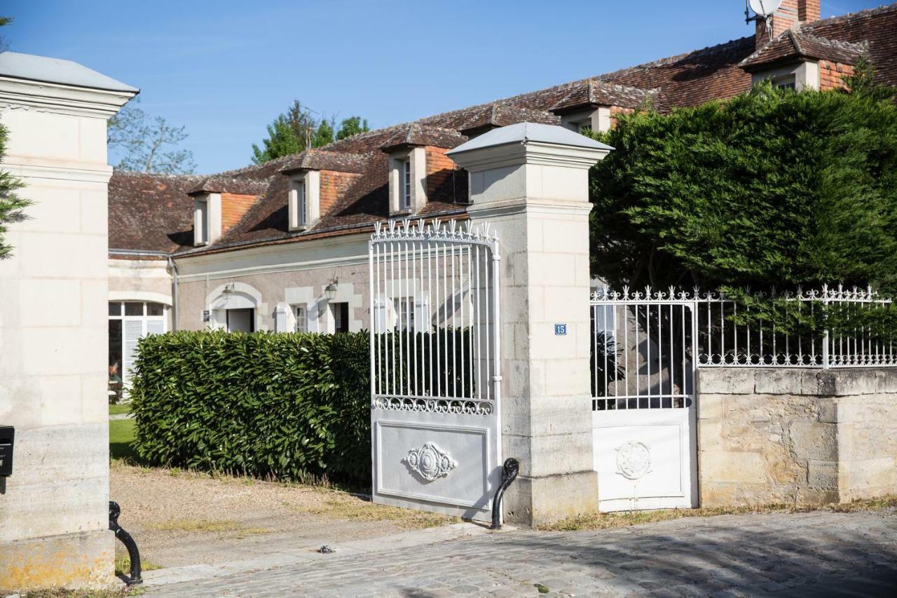 Maison Des Arts Francueil Экстерьер фото